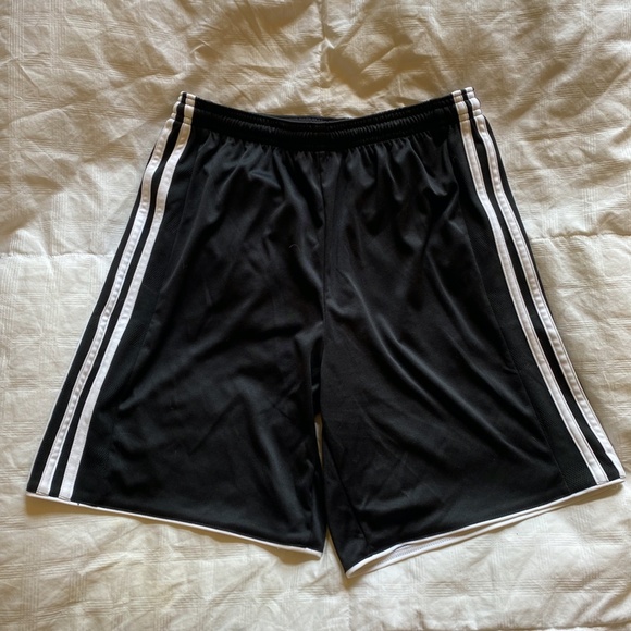 Adidas Shorts - Youth - 2 - Picture 3 of 3